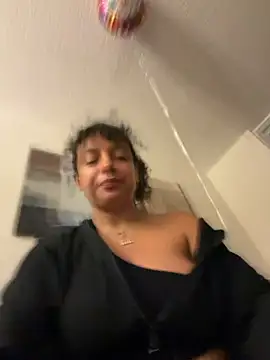 Snapshot of allybluee777 chatting on February 20, 2026, 1:46 am allybluee777 online show from February 20, 2026, 1:46 am