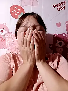 Snapshot of XoiXoi232 chatting on October 24, 2025, 12:20 am XoiXoi232 online show from October 24, 2025, 12:20 am