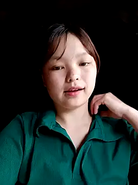 Snapshot of XoiXoi232 chatting on October 19, 2025, 10:18 am XoiXoi232 online show from October 19, 2025, 10:18 am