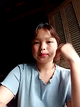 Snapshot of XoiXoi232 chatting on October 17, 2025, 1:31 am XoiXoi232 online show from October 17, 2025, 1:31 am