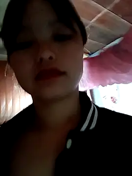 Snapshot of XoiXoi232 chatting on October 10, 2025, 3:40 am XoiXoi232 online show from October 10, 2025, 3:40 am