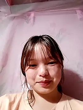 Snapshot of XoiXoi232 chatting on September 26, 2025, 2:13 pm XoiXoi232 online show from September 26, 2025, 2:13 pm