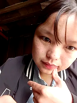 Snapshot of XoiXoi232 chatting on October 30, 2025, 2:43 am XoiXoi232 online show from October 30, 2025, 2:43 am