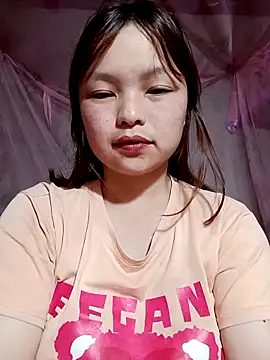 Snapshot of XoiXoi232 chatting on September 23, 2025, 2:13 pm XoiXoi232 online show from September 23, 2025, 2:13 pm