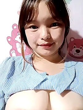 Snapshot of XoiXoi232 chatting on October 9, 2025, 1:55 pm XoiXoi232 online show from October 9, 2025, 1:55 pm