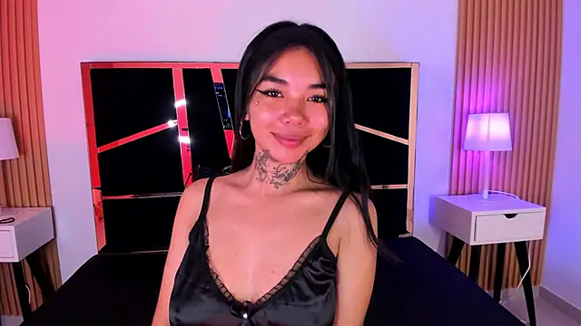 Celeeste18 online show from November 4, 2025, 2:37 am