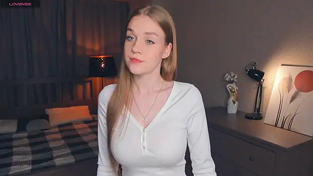 Snapshot of OdellaFrake chatting on September 19, 2025, 8:24 pm OdellaFrake online show from September 19, 2025, 8:24 pm