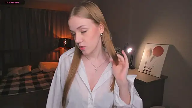 Snapshot of OdellaFrake chatting on October 18, 2025, 7:49 pm OdellaFrake online show from October 18, 2025, 7:49 pm