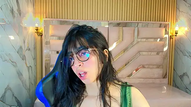 Snapshot of zoe_r_ chatting on October 25, 2025, 3:28 am zoe r  online show from October 25, 2025, 3:28 am