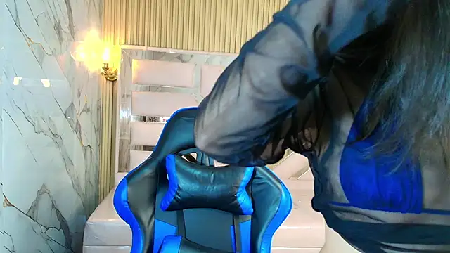 zoe r  online show from October 21, 2025, 3:17 am