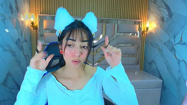 Snapshot of zoe_r_ chatting on October 31, 2025, 3:14 am zoe r  online show from October 31, 2025, 3:14 am