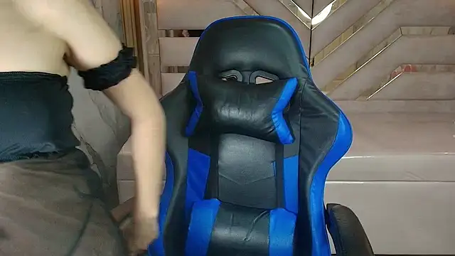 Snapshot of zoe_r_ chatting on September 23, 2025, 3:13 am zoe r  online show from September 23, 2025, 3:13 am