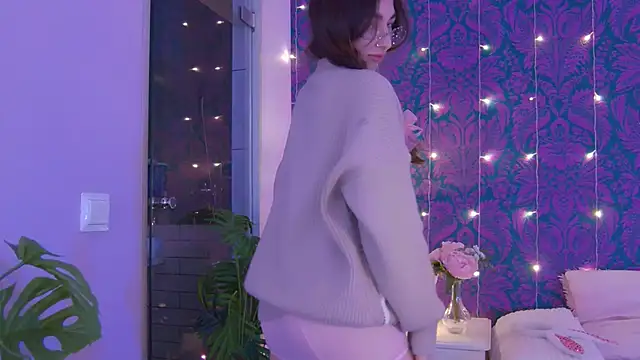 Snapshot of CherrRoses chatting on November 14, 2025, 4:32 pm CherrRoses online show from November 14, 2025, 4:32 pm