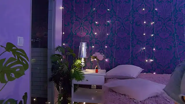 Snapshot of CherrRoses chatting on October 18, 2025, 3:03 pm CherrRoses online show from October 18, 2025, 3:03 pm