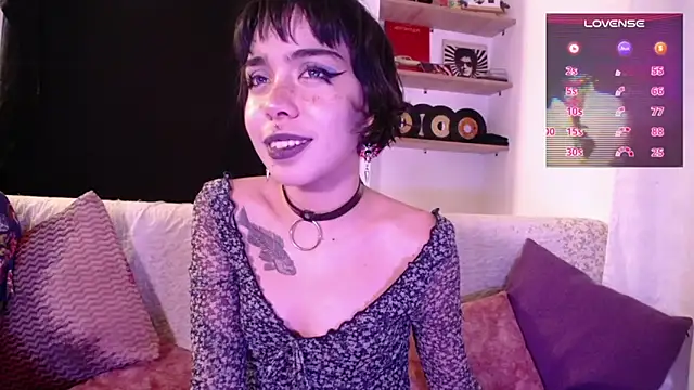 dark  nymph online show from April 13, 2026, 5:22 am