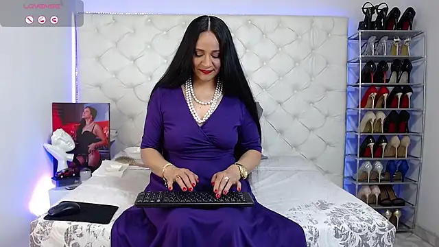 yury m2  online show from October 17, 2025, 3:21 am