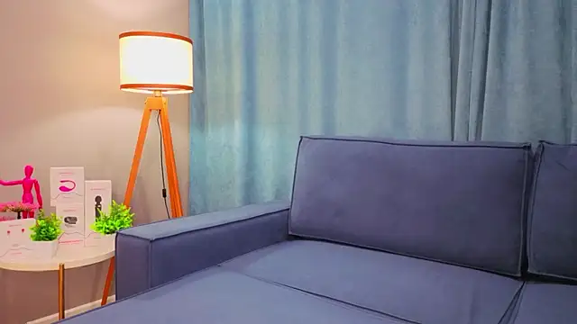 Lolisin online show from March 18, 2026, 4:41 pm