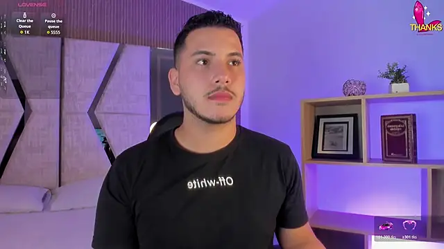 Snapshot of Axel_grey_ chatting on June 3, 2026, 12:39 pm Axel grey online show from June 3, 2026, 12:39 pm