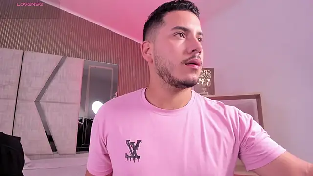 Snapshot of Axel_grey_ chatting on January 18, 2026, 12:08 pm Axel grey online show from January 18, 2026, 12:08 pm