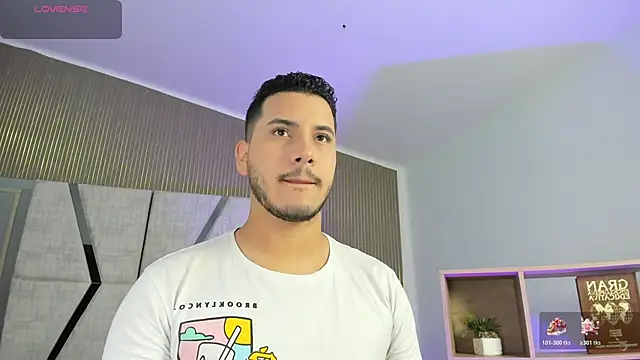 Snapshot of Axel_grey_ chatting on February 3, 2026, 12:21 pm Axel grey online show from February 3, 2026, 12:21 pm