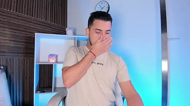 Snapshot of Axel_grey_ chatting on October 28, 2025, 12:15 pm Axel grey  online show from October 28, 2025, 12:15 pm