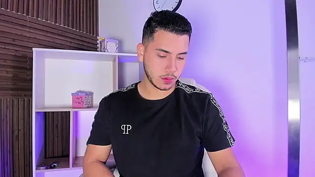 Snapshot of Axel_grey_ chatting on October 24, 2025, 12:15 pm Axel grey  online show from October 24, 2025, 12:15 pm