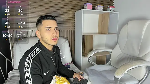 Snapshot of Axel_grey_ chatting on October 19, 2025, 1:03 pm Axel grey  online show from October 19, 2025, 1:03 pm