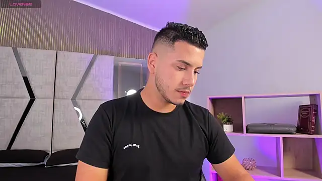 Snapshot of Axel_grey_ chatting on February 19, 2026, 12:46 pm Axel grey online show from February 19, 2026, 12:46 pm