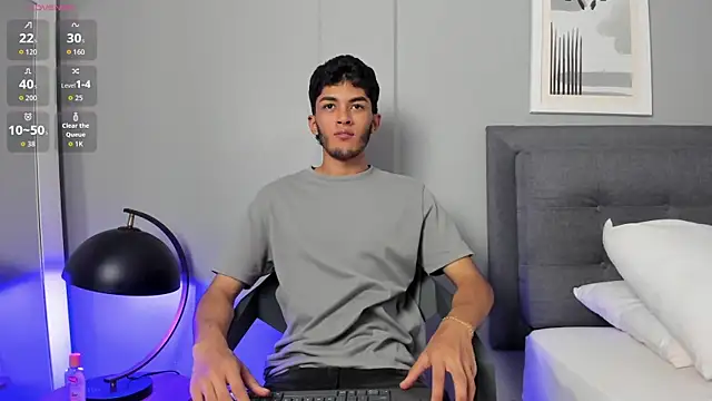 Snapshot of Tylerffoxx chatting on February 19, 2026, 8:06 pm Tylerffoxx online show from February 19, 2026, 8:06 pm