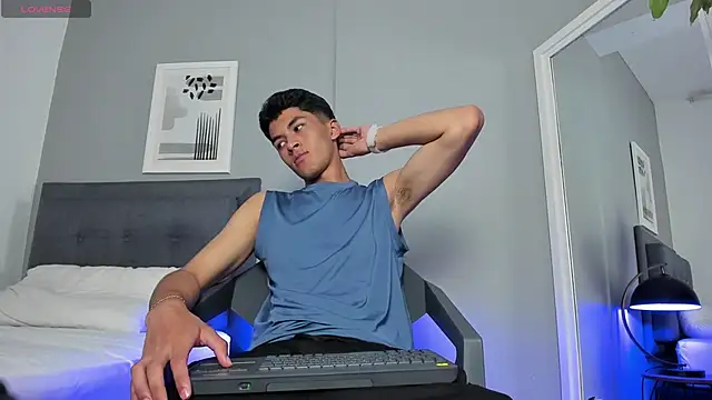 Snapshot of Tylerffoxx chatting on September 19, 2025, 9:08 pm Tylerffoxx online show from September 19, 2025, 9:08 pm