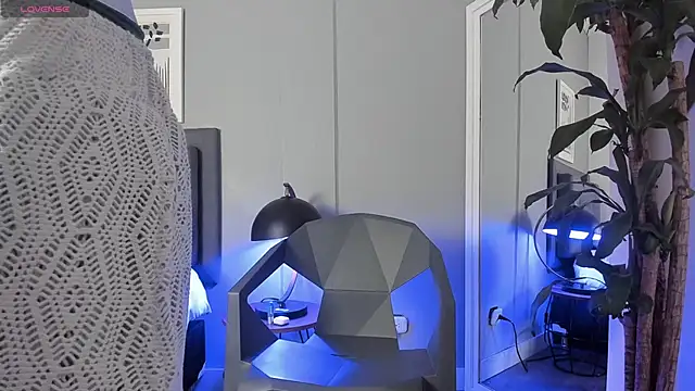 Snapshot of Tylerffoxx chatting on September 28, 2025, 8:27 pm Tylerffoxx online show from September 28, 2025, 8:27 pm