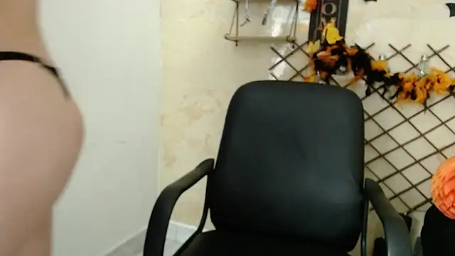 Perla stonex online show from October 25, 2025, 7:58 pm