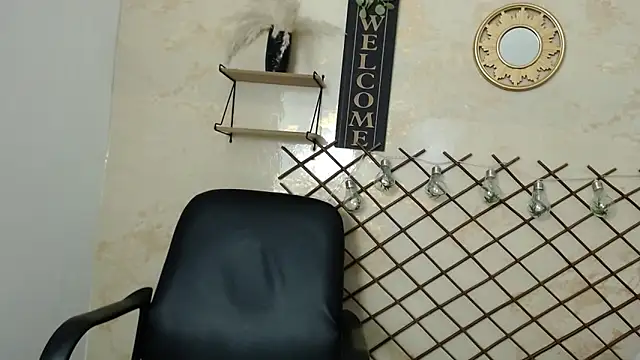 Perla stonex online show from October 4, 2025, 9:49 pm