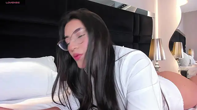 Snapshot of CarolineLee_ chatting on January 31, 2026, 10:41 pm CarolineLee online show from January 31, 2026, 10:41 pm