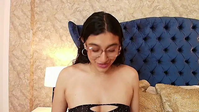 ValentiinaCruz online show from February 16, 2026, 9:02 pm