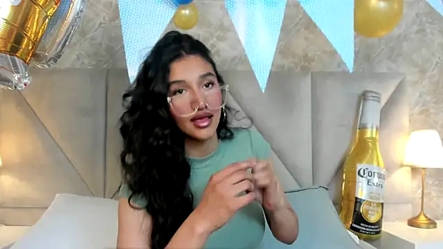 ValentiinaCruz online show from September 29, 2025, 10:04 pm