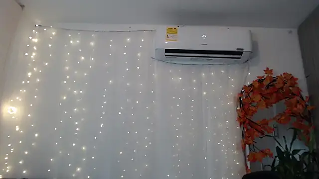 cristal aixa12 online show from September 28, 2025, 7:21 pm