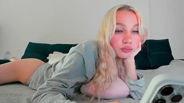 Snapshot of cuteleraay chatting on October 8, 2025, 8:53 pm cuteleraay online show from October 8, 2025, 8:53 pm