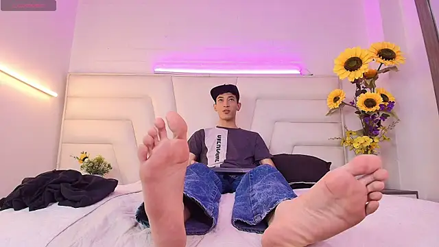 Ashton Myers online show from October 4, 2025, 8:32 pm