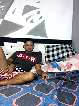 Snapshot of veronica_and_bryan chatting on September 20, 2025, 5:34 am veronica and bryan online show from September 20, 2025, 5:34 am