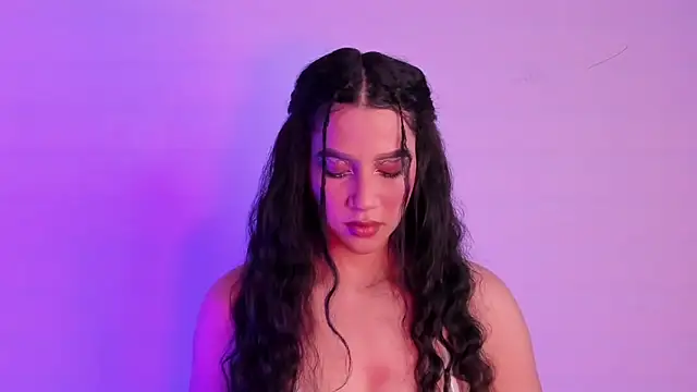 Megan Luxe online show from February 11, 2026, 4:34 am