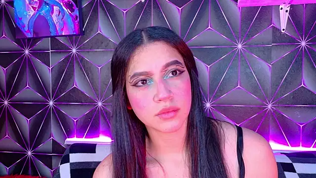 Megan Luxe online show from September 23, 2025, 4:19 am