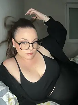 Snapshot of whitequeen_xxx chatting on October 17, 2025, 8:43 pm whitequeen xxx online show from October 17, 2025, 8:43 pm