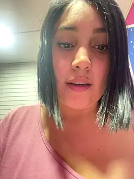 Snapshot of caroline__muller chatting on October 6, 2025, 12:23 am caroline muller online show from October 6, 2025, 12:23 am