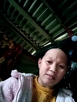 MaiHoa69 online show from November 12, 2025, 2:04 am