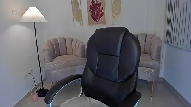 Snapshot of Saskia_litt chatting on October 19, 2025, 4:15 am Saskia litt online show from October 19, 2025, 4:15 am