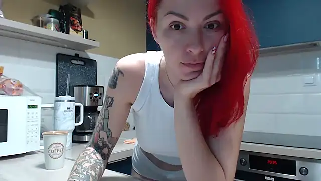 Snapshot of Arri_elle chatting on December 15, 2025, 11:42 pm Arri elle online show from December 15, 2025, 11:42 pm