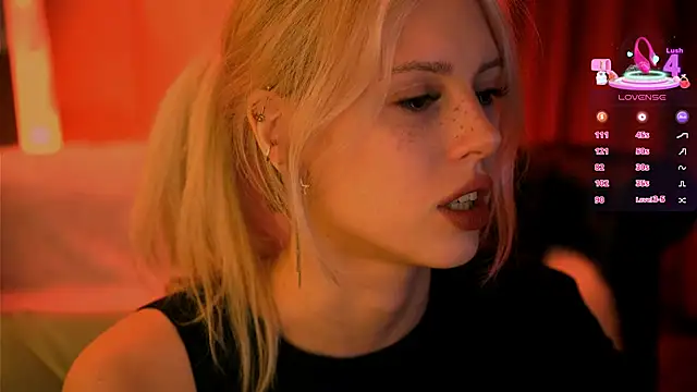 Snapshot of Nelly_Carroll chatting on September 18, 2025, 11:08 pm Nelly Carroll online show from September 18, 2025, 11:08 pm