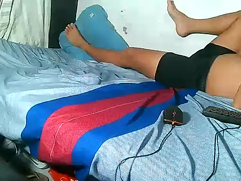 Snapshot of SwayingSam_19 chatting on October 21, 2025, 3:22 pm SwayingSam 19 online show from October 21, 2025, 3:22 pm