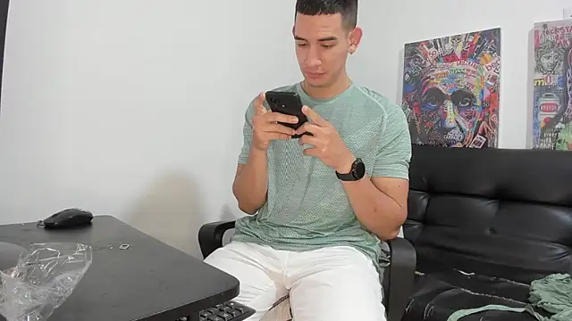 Snapshot of Mike3Xxx chatting on October 2, 2025, 1:31 am Mike3Xxx online show from October 2, 2025, 1:31 am